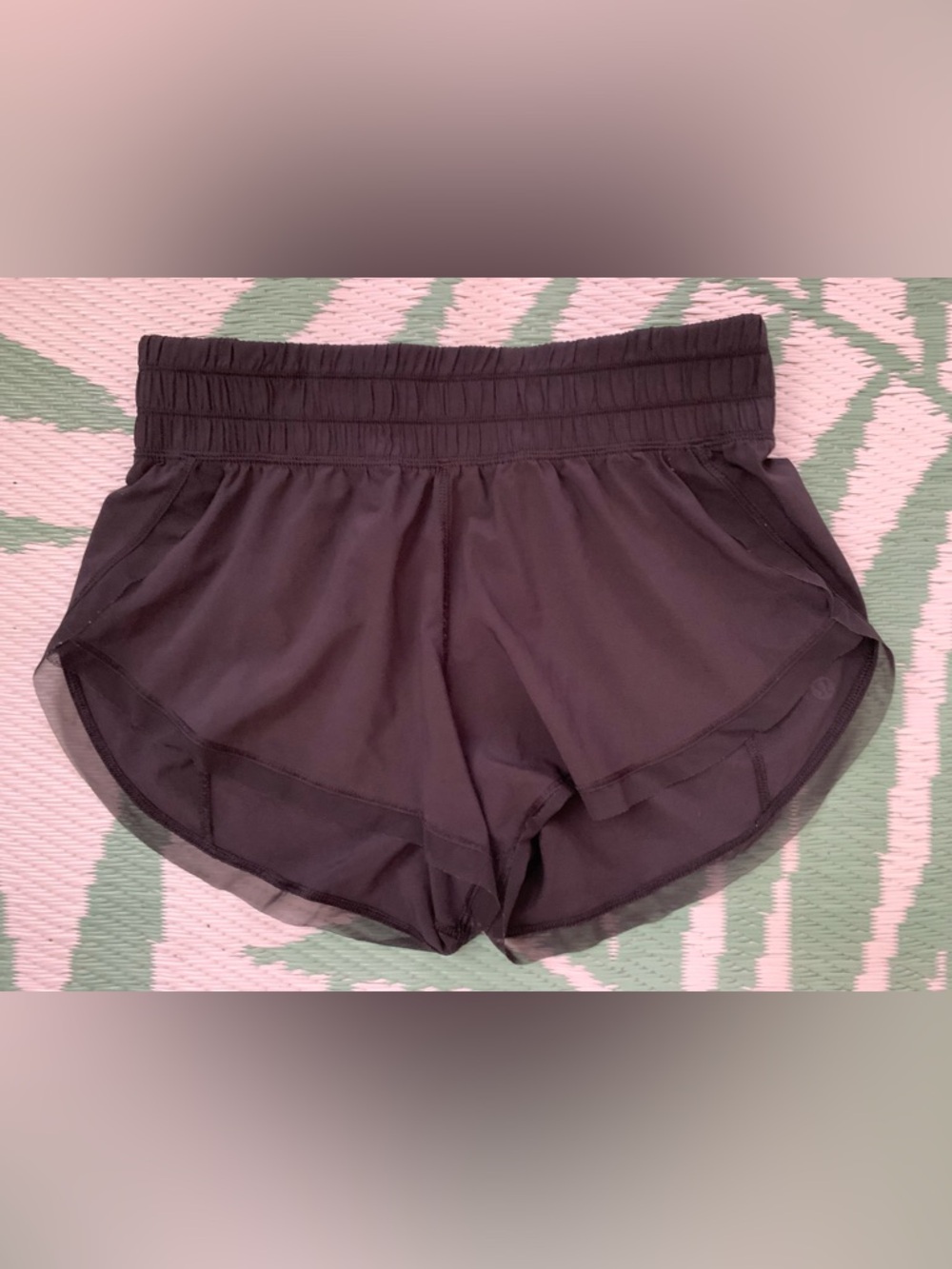 Lululemon shorts size 4